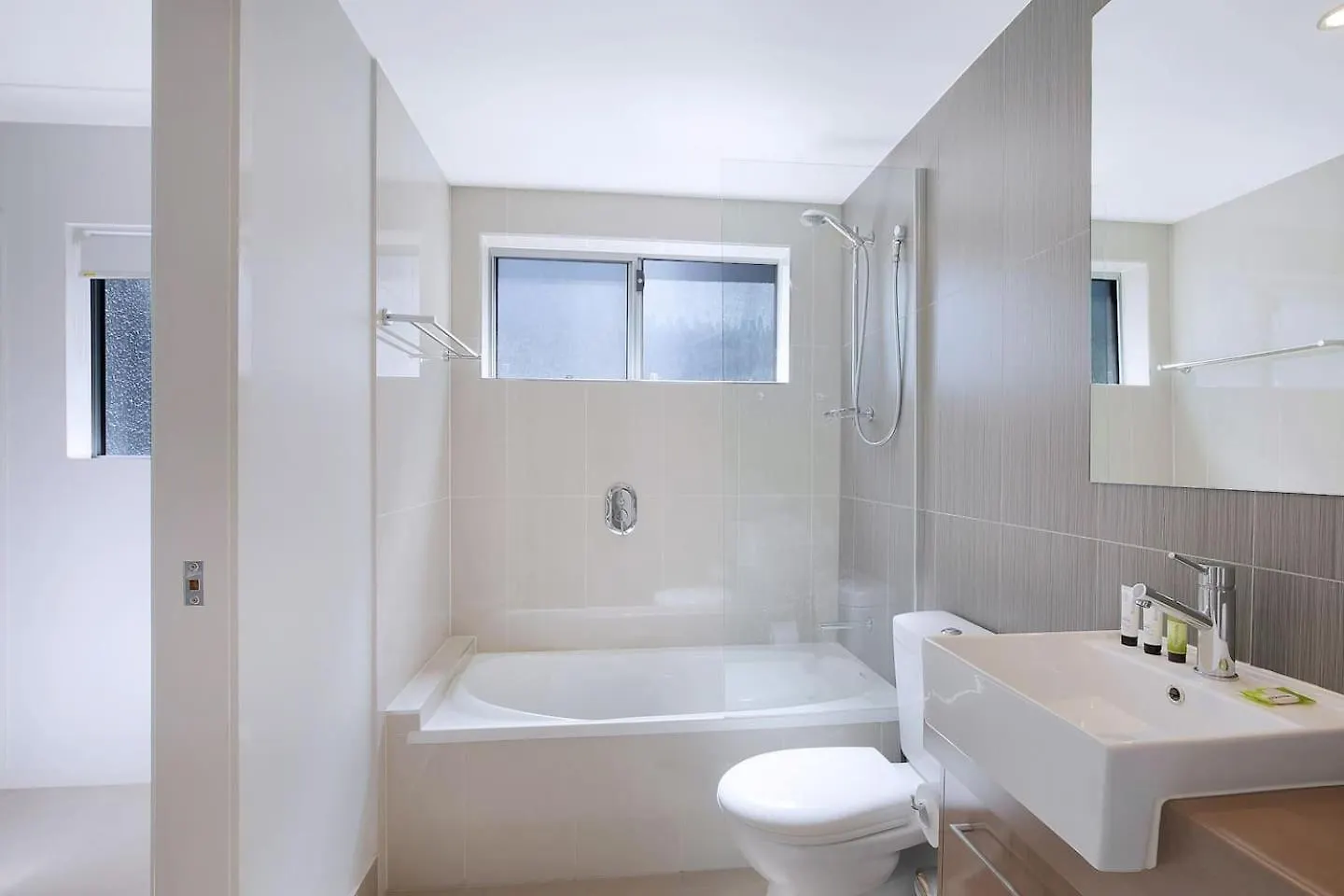 'The Provincia' A Contemporary Inner-City Abode Brisbane