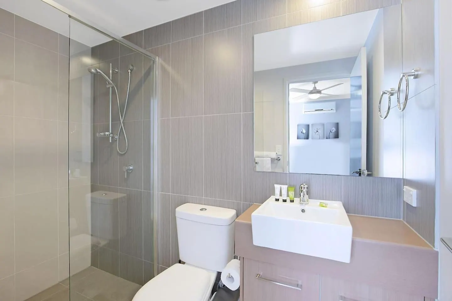 Apartment 'The Provincia' A Contemporary Inner-City Abode Brisbane Australia